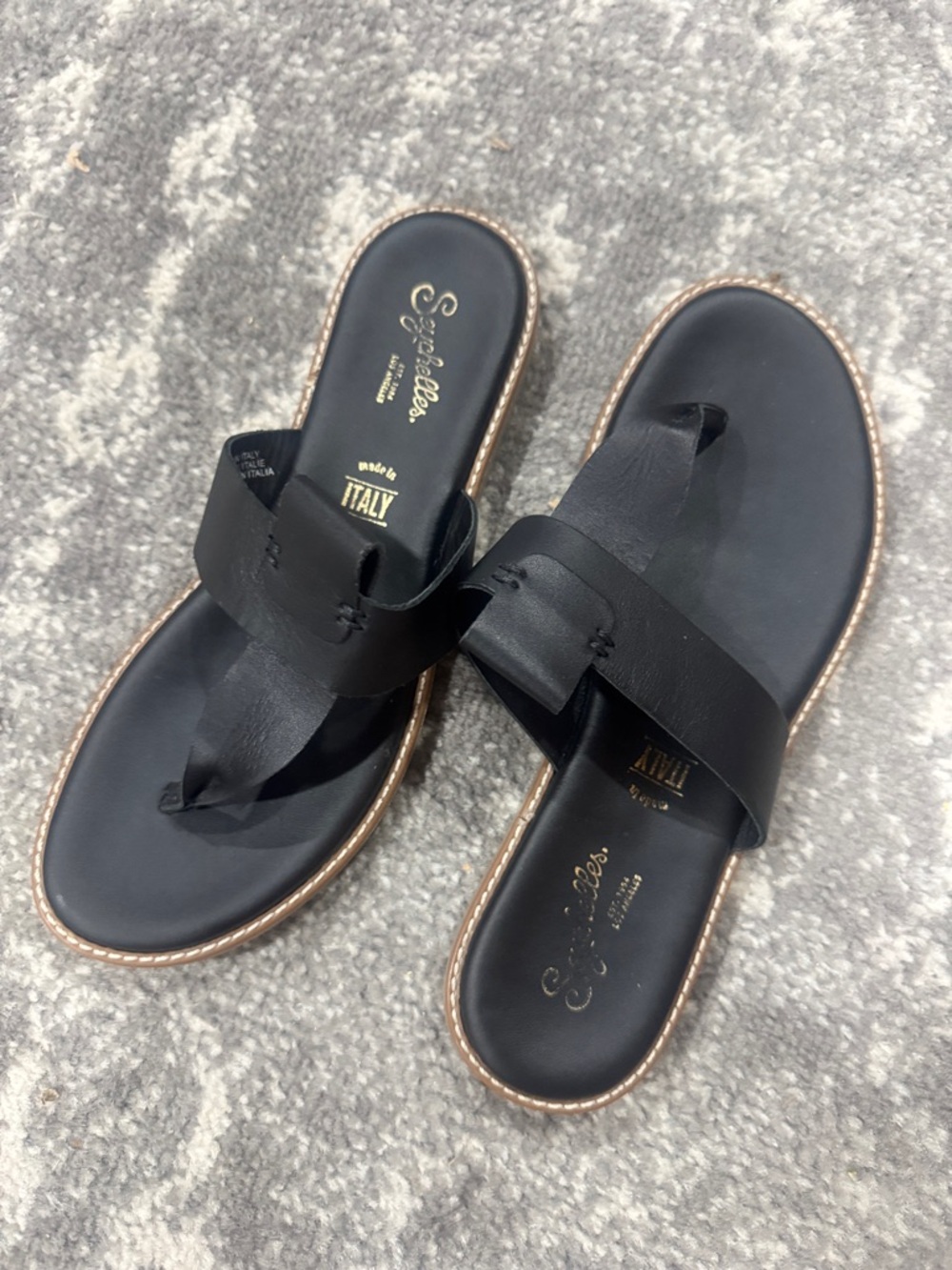 Seychelles Black Leather Toe-Loop Slide Sandals